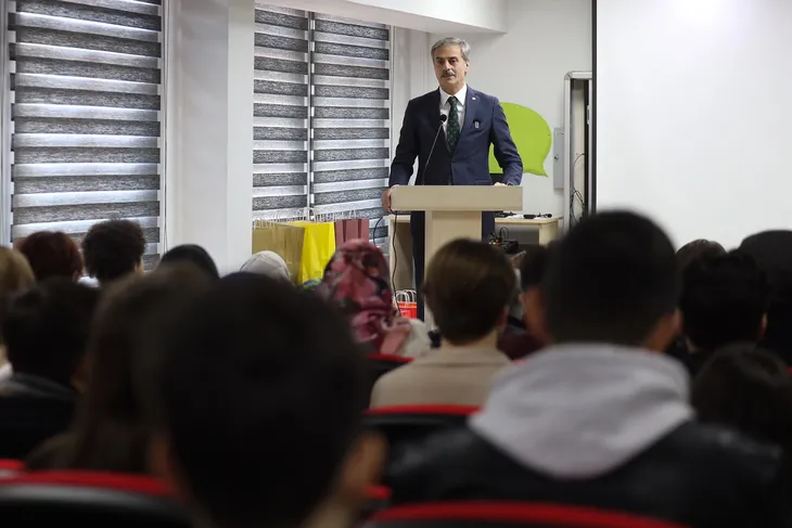 Sakarya’da sözü verilen konferans salonu kapılarını açtı